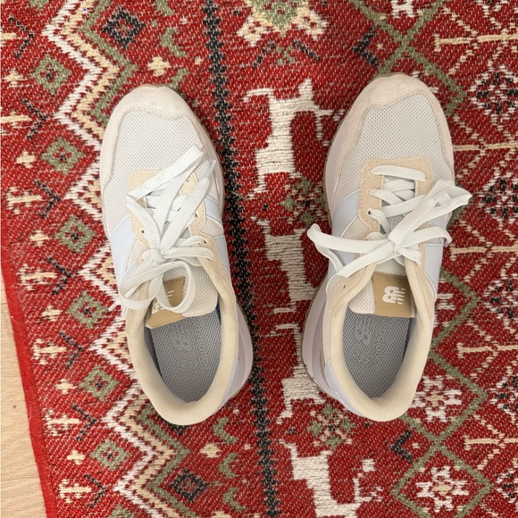 New Balance 237 - Picture 2 of 6